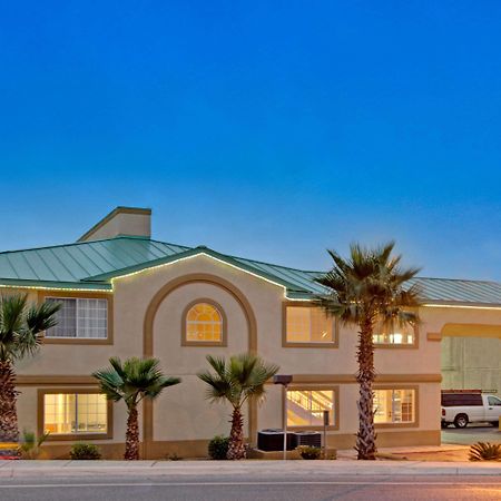 Days Inn By Wyndham San Antonio Airport Exterior photo