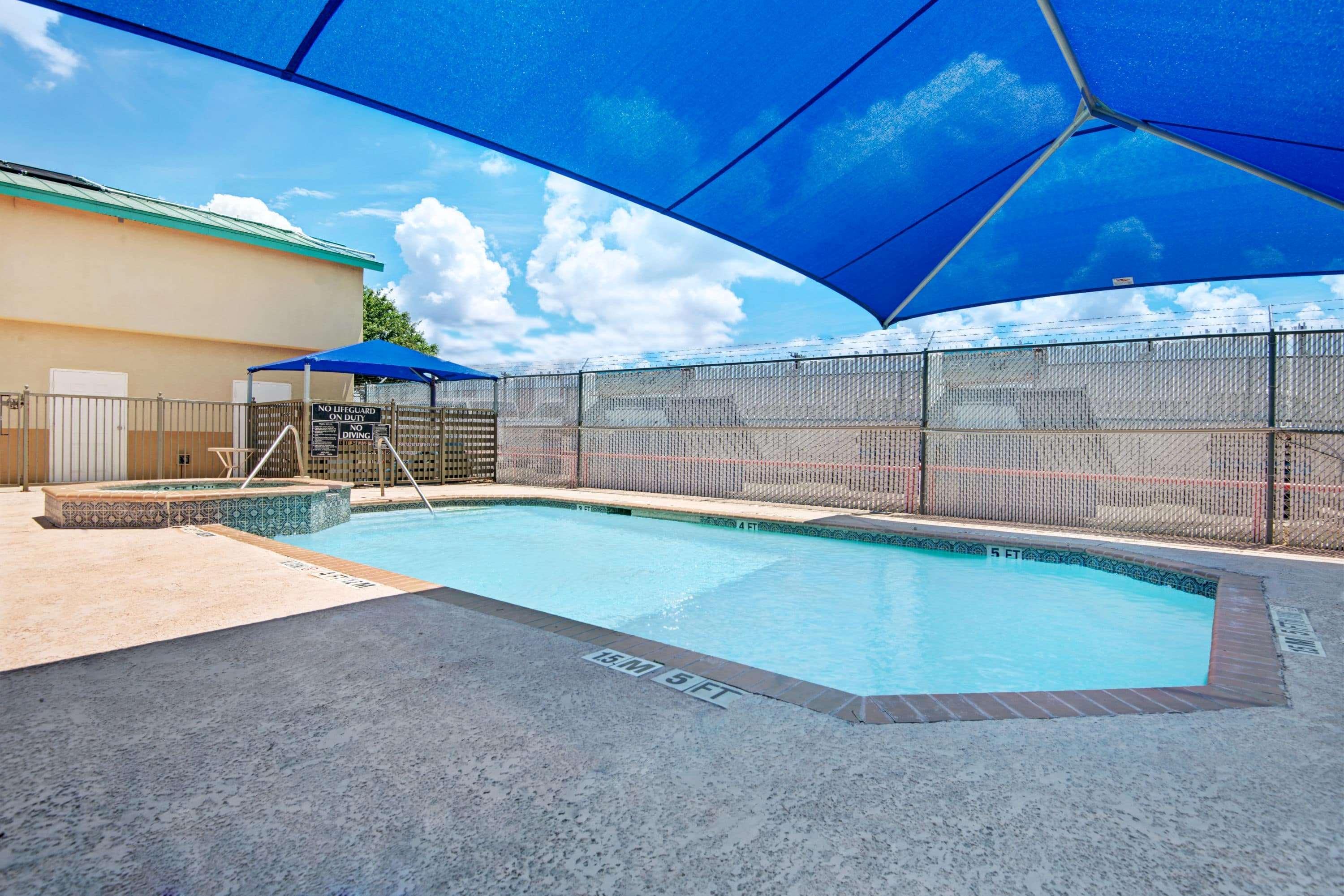 Days Inn By Wyndham San Antonio Airport Exterior photo