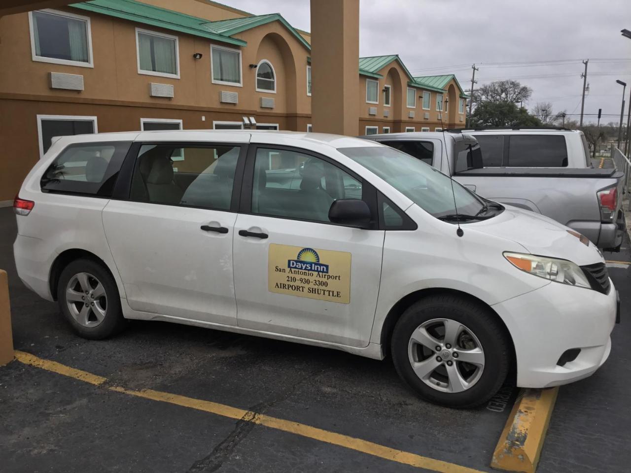 Days Inn By Wyndham San Antonio Airport Exterior photo